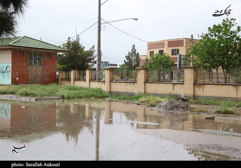 وضعیت غیرقابل تحمل در شهرک شکوه کرمان /‌ خیابان‌ها‌ غرق در فاضلاب‌ /‌ گلایه اهالی‌ از بی‌توجهی مسئولان‌ + فیلم‌