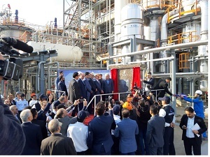 خرید تکنولوژی از کشورهای دیگر برای ایران شایسته نیست/ ظرفیت تولید پتروشیمی تا سال ۱۴۰۰ به ۱۰۰ میلیون تن میرسد