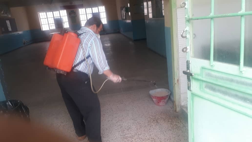 مدارس شهرستان لنده برای مقابله با شیوع ویروس کرونا ضد عفونی شدند+تصاویر