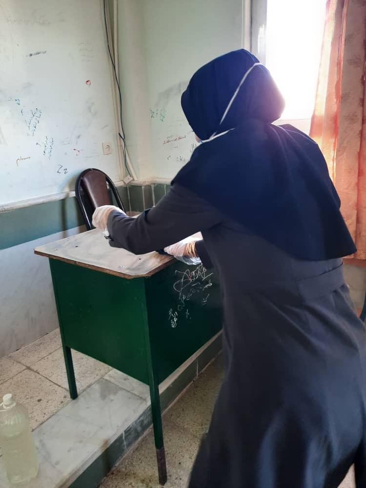 مدارس شهرستان لنده برای مقابله با شیوع ویروس کرونا ضد عفونی شدند+تصاویر