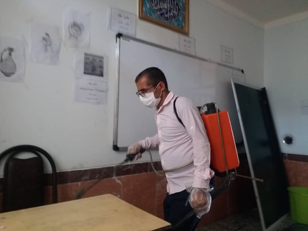 مدارس شهرستان لنده برای مقابله با شیوع ویروس کرونا ضد عفونی شدند+تصاویر