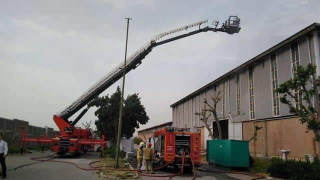 آتش سوزی هولناک صبحگاهی در انبار جاده قدیم آتش سوزی هولناک صبحگاهی در انبار جاده قدیم