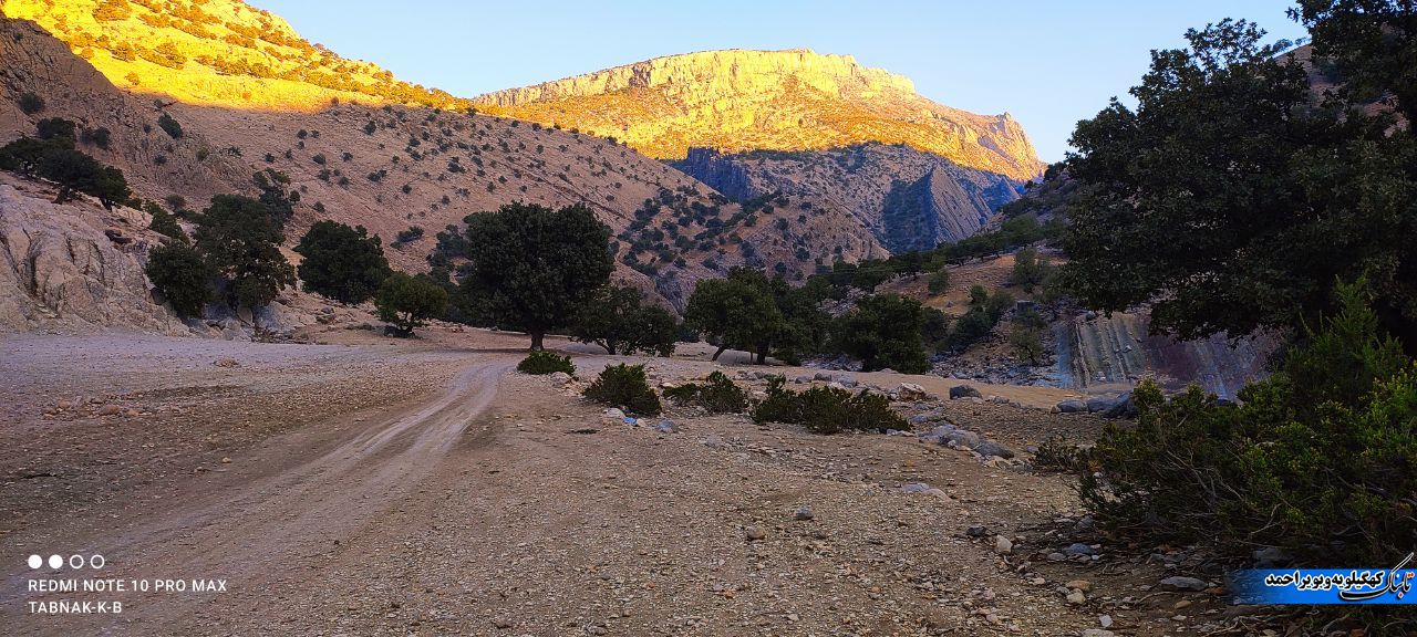 پاسکاری بیدانجیر بین راهداری و امور عشایری ! / دولتی که از سالی ۲۰۰ متر جاده سازی عاجز است ! / ۶۰۰ هزارتومان دربستی می &zwnj;دهیم و ۶۰۰ هزار تومان منت !! + فیلم