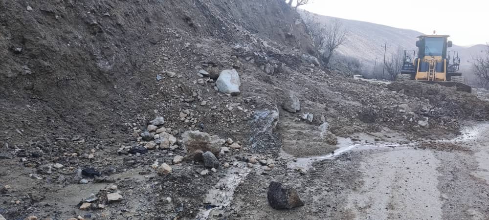 برخی از جاده و راه های دسترسی توسط ماشین آلات سنگین شرکت نفت و گاز استان بازگشایی شدند برخی از جاده و راه های دسترسی توسط ماشین آلات سنگین شرکت نفت و گاز استان بازگشایی شدند