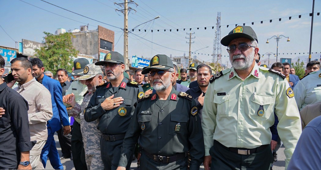 تاکید بر اقتدار پلیس در وداع آخر / سردار رضایی : شیطان بزرگ تا مزدوران داخلی هدف پلیس هستند + تصاویر