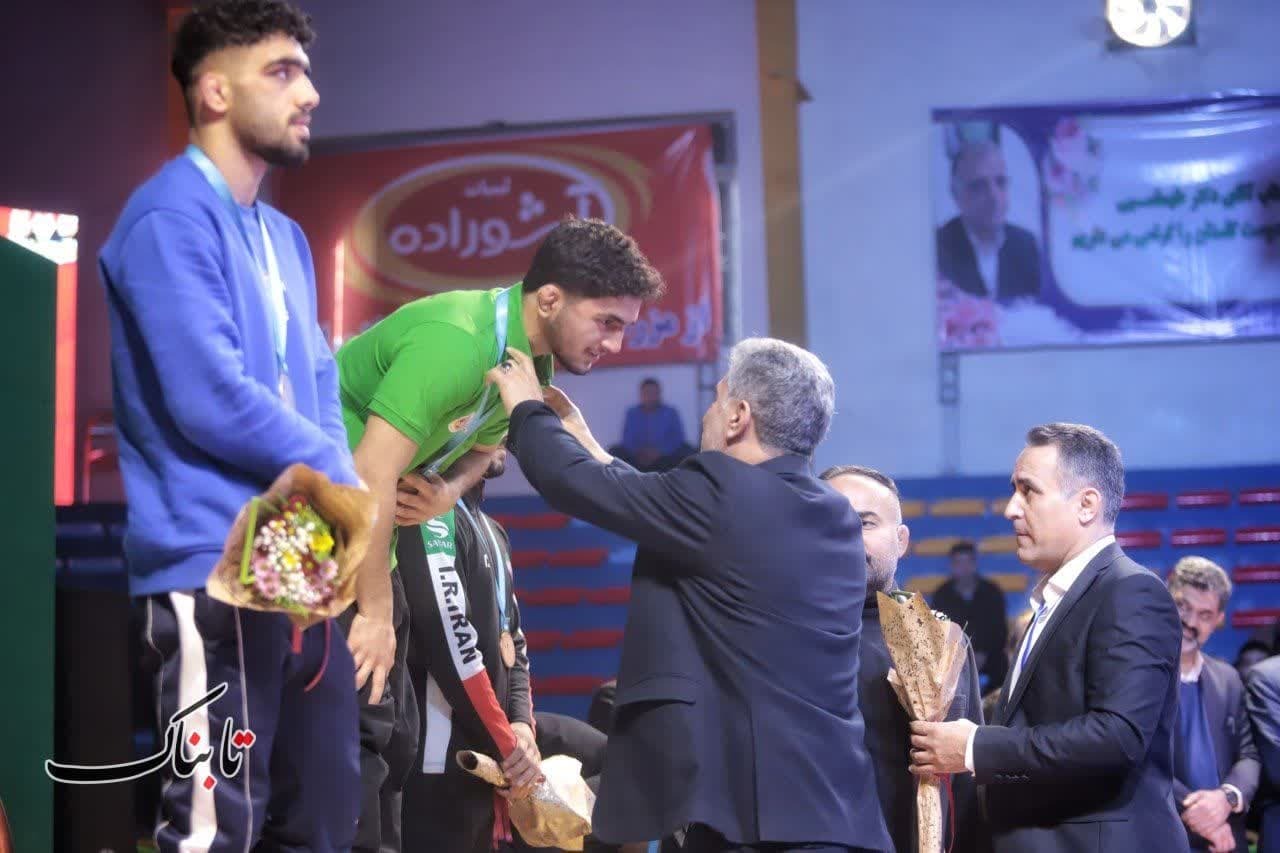 اختتامیه رقابت‌های کشتی آزاد قهرمانی کشور در گرگان+تصاویر