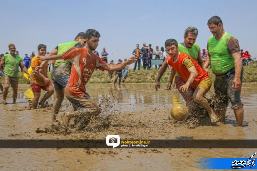 برگزاری مسابقه&zwnj;ی فوتشال در روستای ریحان&zwnj;آباد گلوگاه