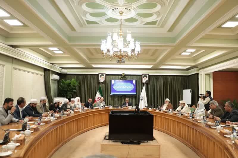 ضرورت توجه به دانشگاه و نمایش زحمات پژوهشگران برای توسعه