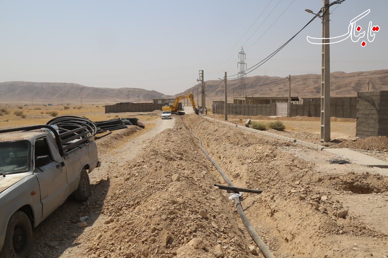 اجرای شبکه توزیع آب در روستای سرتنگ زعفرانی شهرستان مهران اجرای شبکه توزیع آب در روستای سرتنگ زعفرانی شهرستان مهران