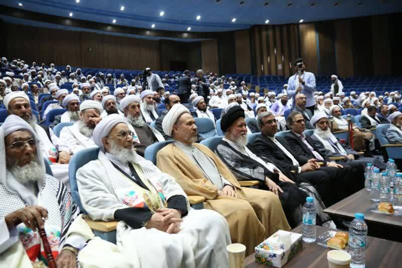 وحدت سنی و شیعه، کلید مقابلهٔ با تهدیدات خارجی و کاهش نفوذ غربب است/ «اختلافات فقهی» نباید باعث جدایی و دشمنی شود/ دشمن با تفرقهافکنی به دنبال شکست اتحاد مسلمانان است وحدت سنی و شیعه، کلید مقابلهٔ با تهدیدات خارجی و کاهش نفوذ غربب است/ «اختلافات فقهی» نباید باعث جدایی و دشمنی شود/ دشمن با تفرقهافکنی به دنبال شکست اتحاد مسلمانان است