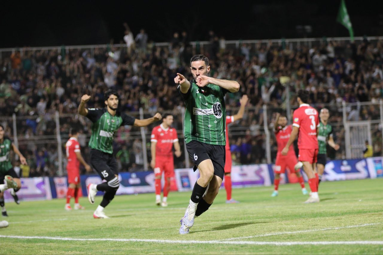 خیبر خرمآباد در یک نبرد حماسی، پرسپولیس را شکست داد! خیبر خرمآباد در یک نبرد حماسی، پرسپولیس را شکست داد!