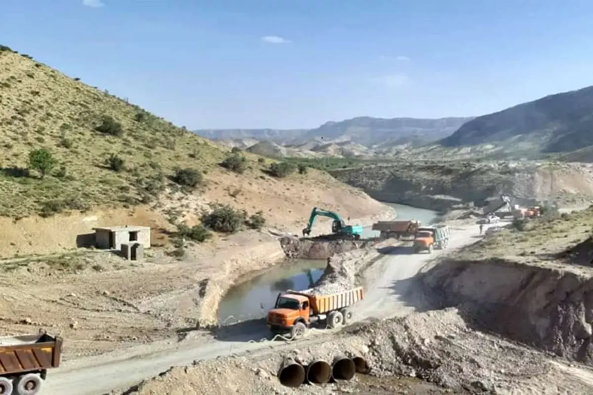 «تشنه» روی «گنج آب» «تشنه» روی «گنج آب»