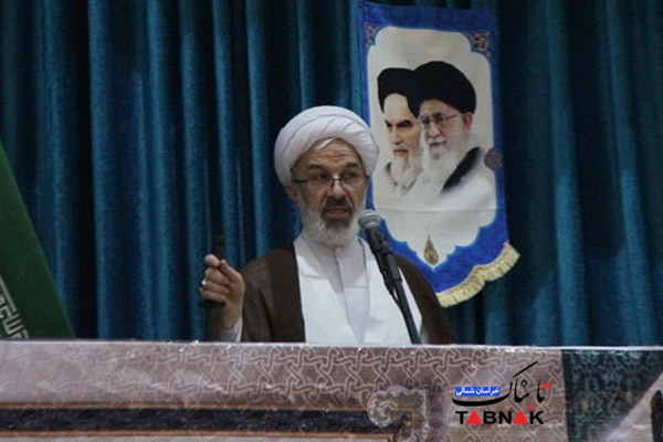 دانشجو باید پرسشگر بماند و ابزار جریانهای سیاسی نشود/ زن، مدیر و محور خانواده است