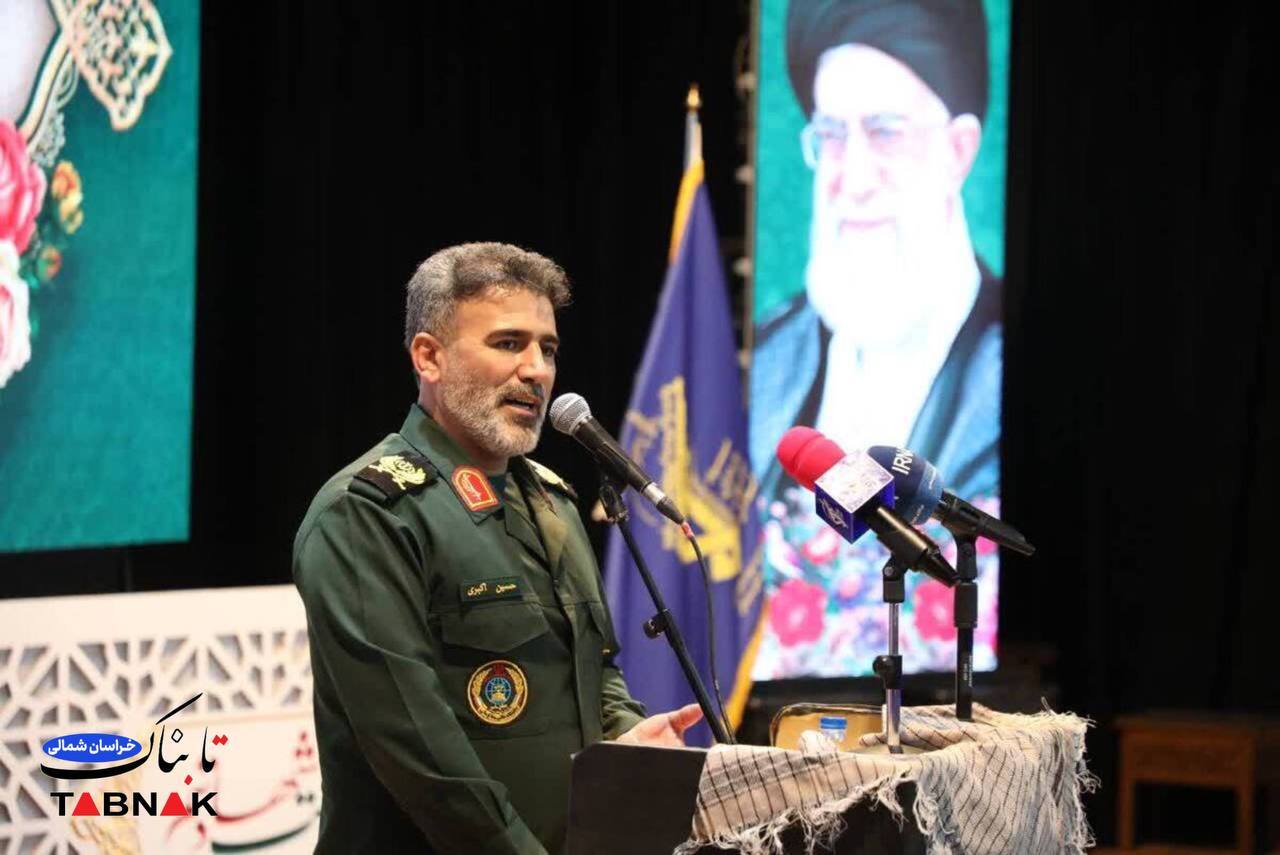 عضویت در بسیج تعهدی بزرگ برابر خدا و نظام اسلامی است عضویت در بسیج تعهدی بزرگ برابر خدا و نظام اسلامی است